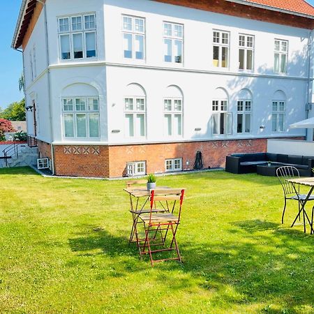 Aday - City Central Mansion - 1 Bedroom Apartment With Garden オールボー エクステリア 写真