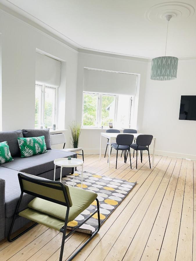 Aday - City Central Mansion - 1 Bedroom Apartment With Garden オールボー エクステリア 写真