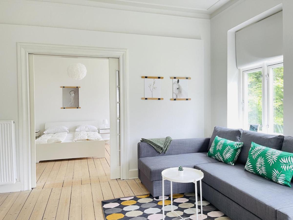 Aday - City Central Mansion - 1 Bedroom Apartment With Garden オールボー エクステリア 写真